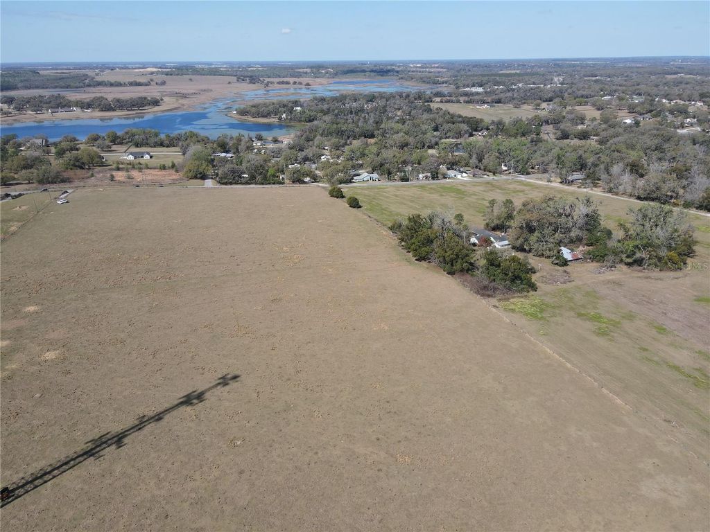 Photo of 10740 Fort King Road, Dade City, FL 33525 (MLS # TB8486013)