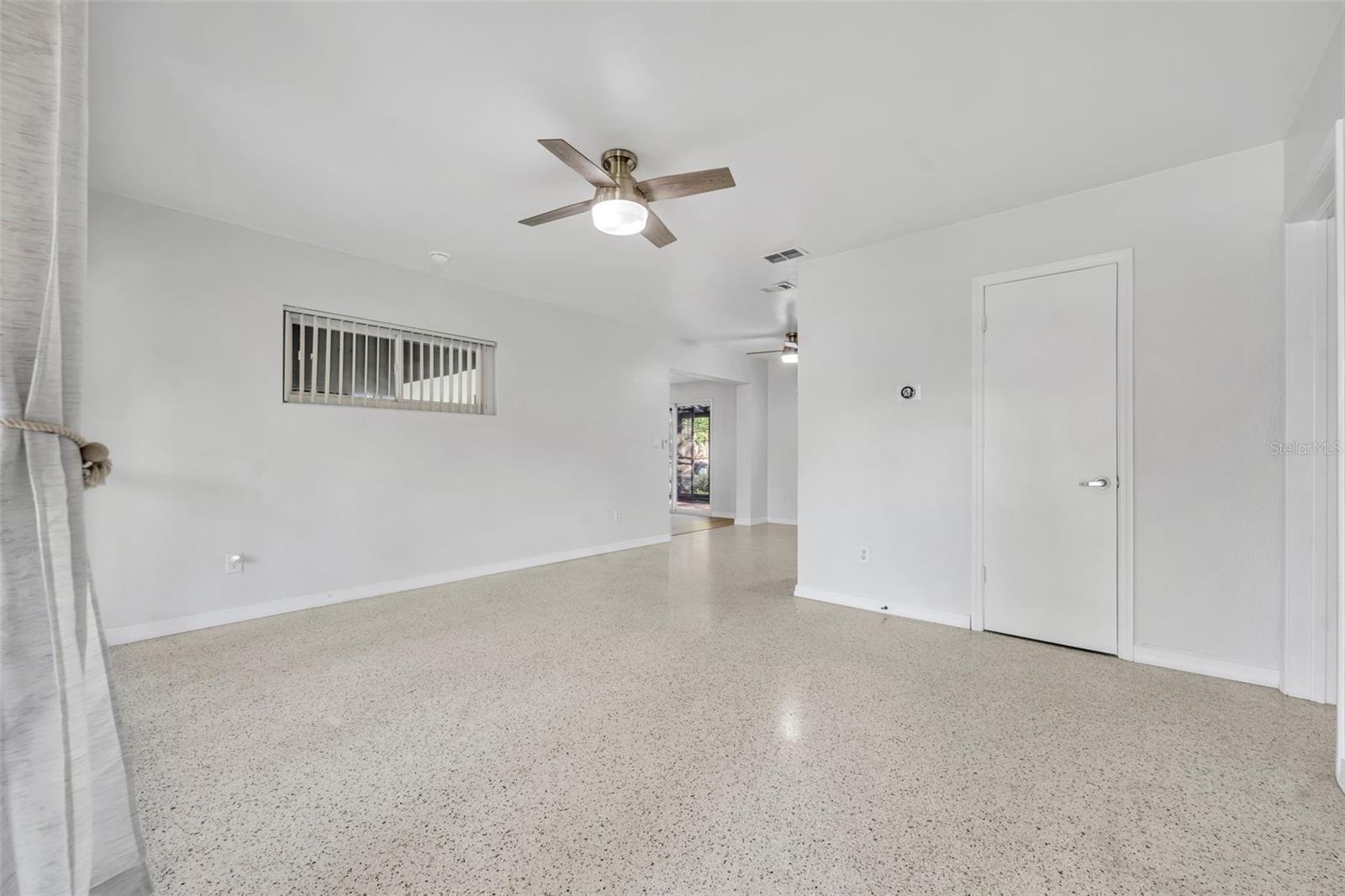 3615 PELICAN LN
