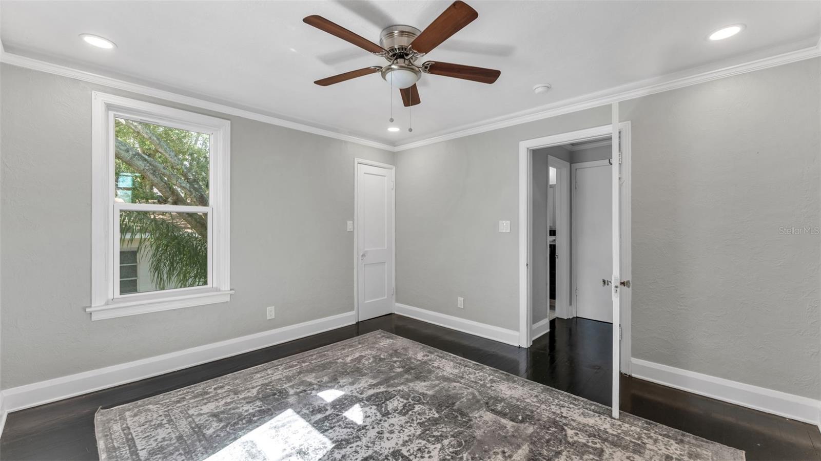 TROPICAL GARDENS - Residential