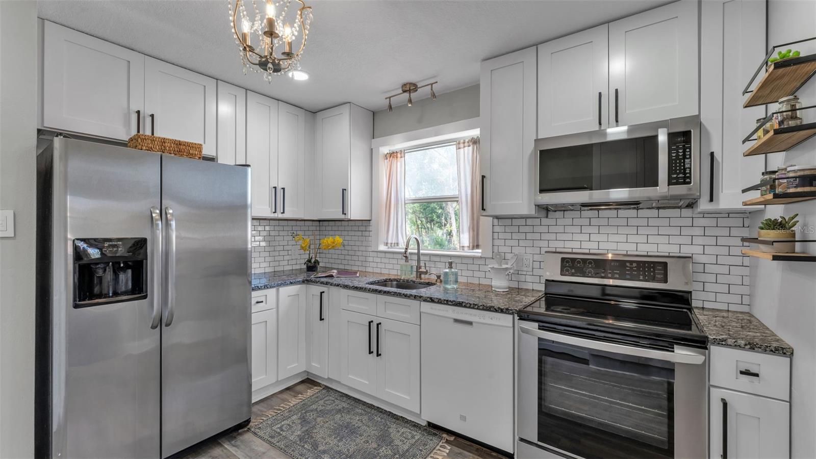 TROPICAL GARDENS - Residential