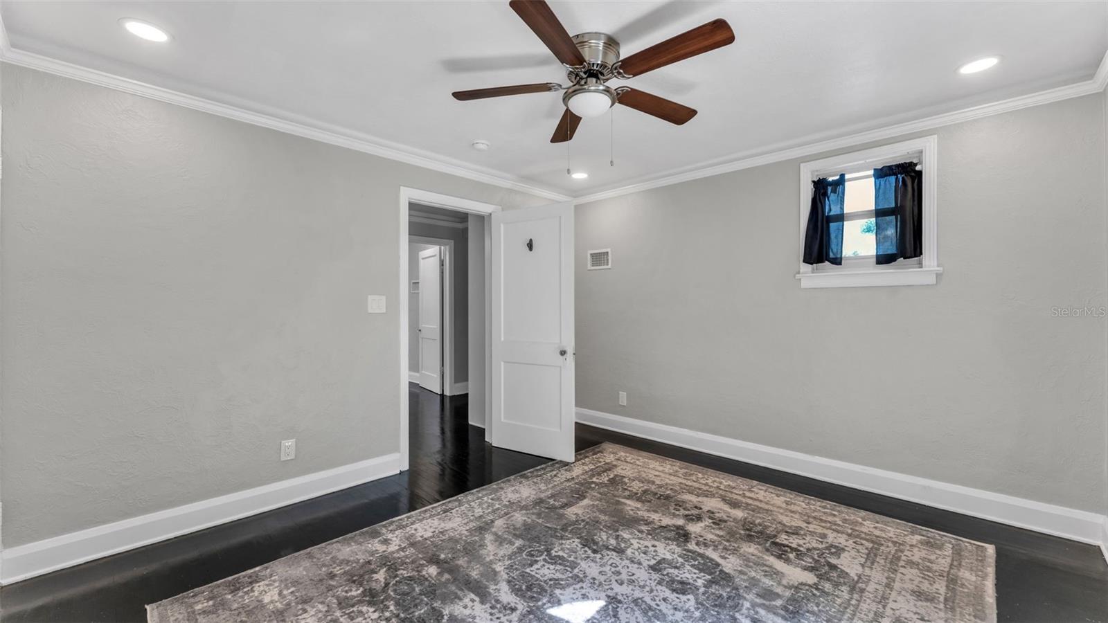 TROPICAL GARDENS - Residential