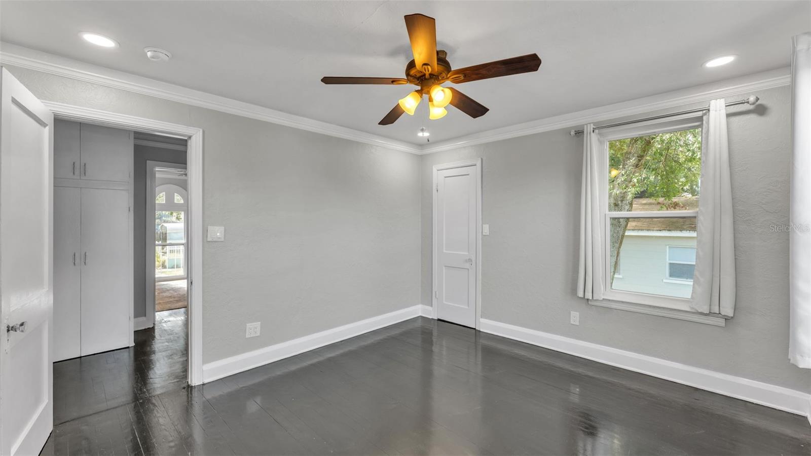 TROPICAL GARDENS - Residential