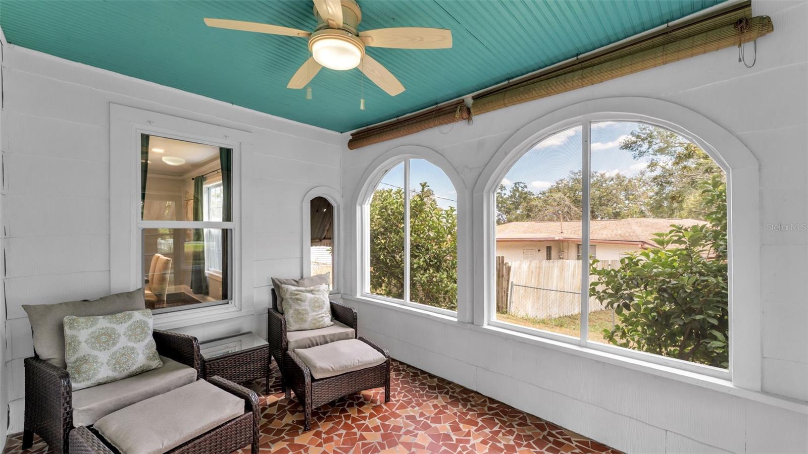 TROPICAL GARDENS - Residential