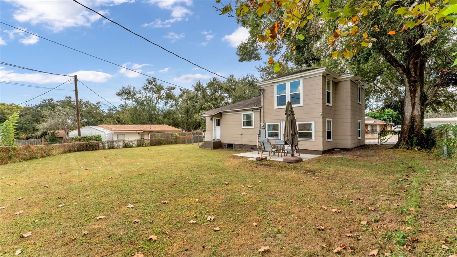 TROPICAL GARDENS - Residential