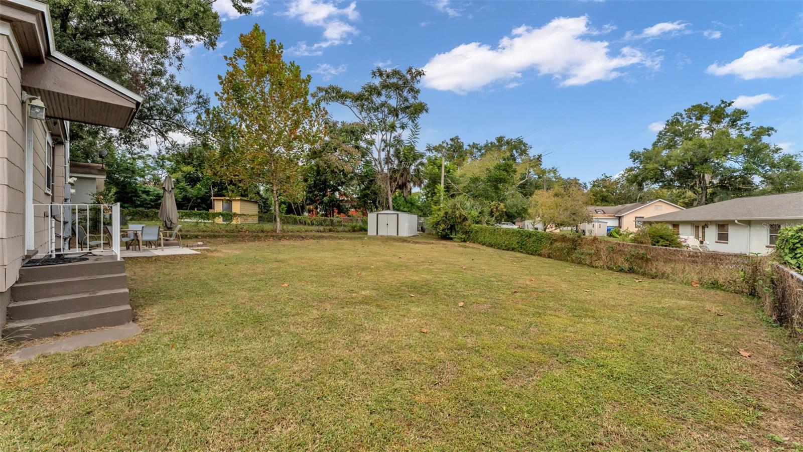 TROPICAL GARDENS - Residential