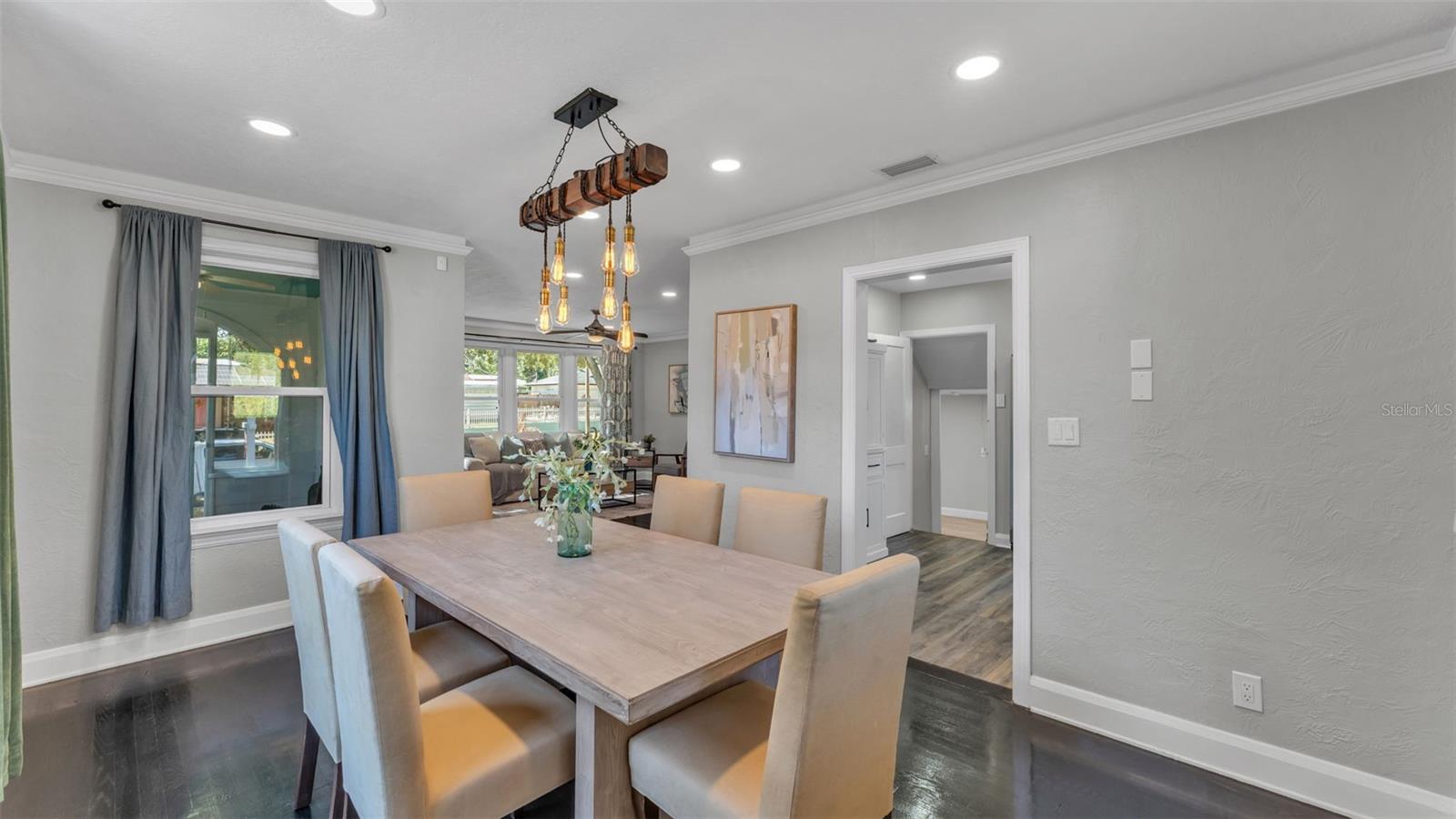 TROPICAL GARDENS - Residential