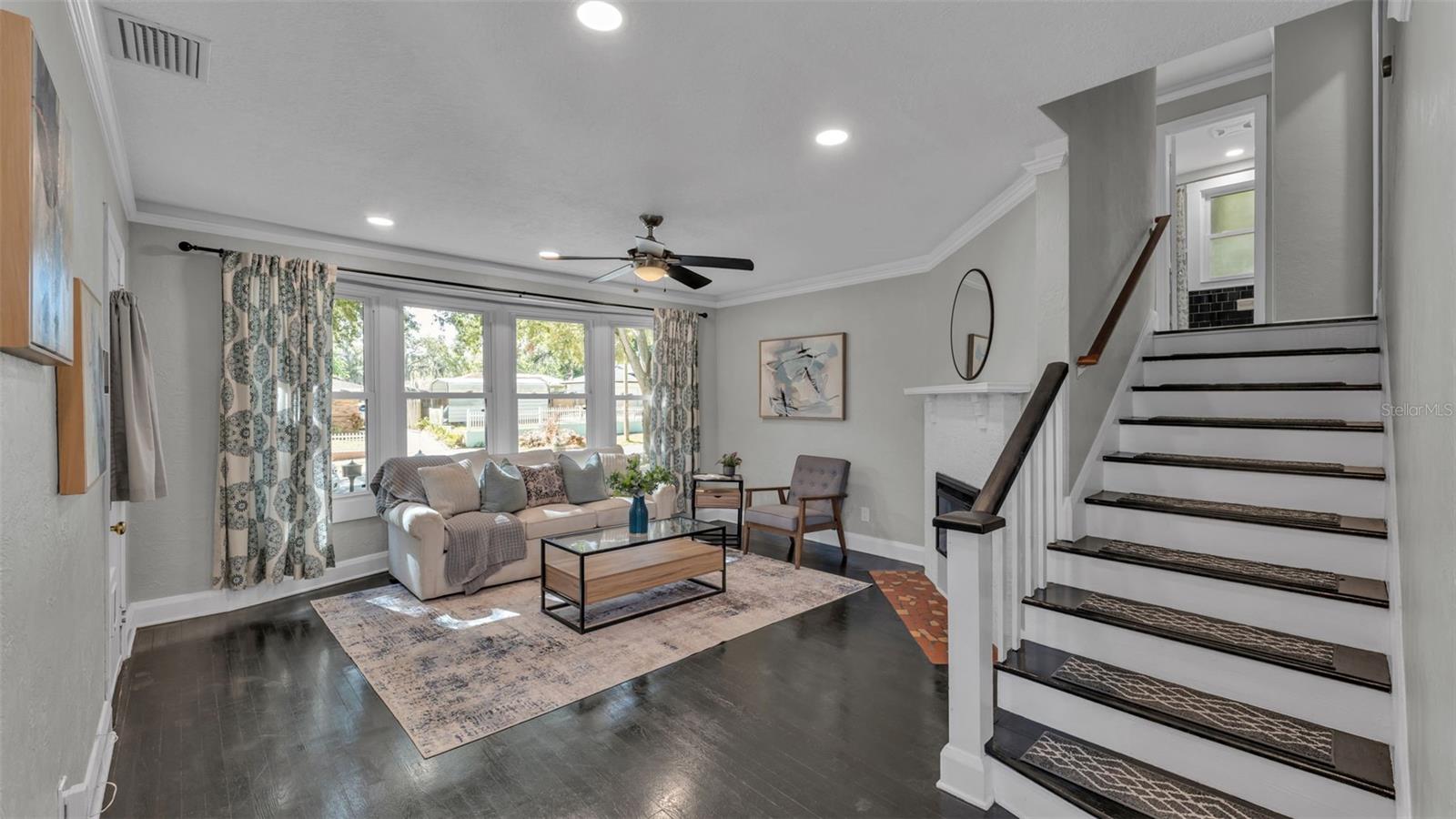 TROPICAL GARDENS - Residential