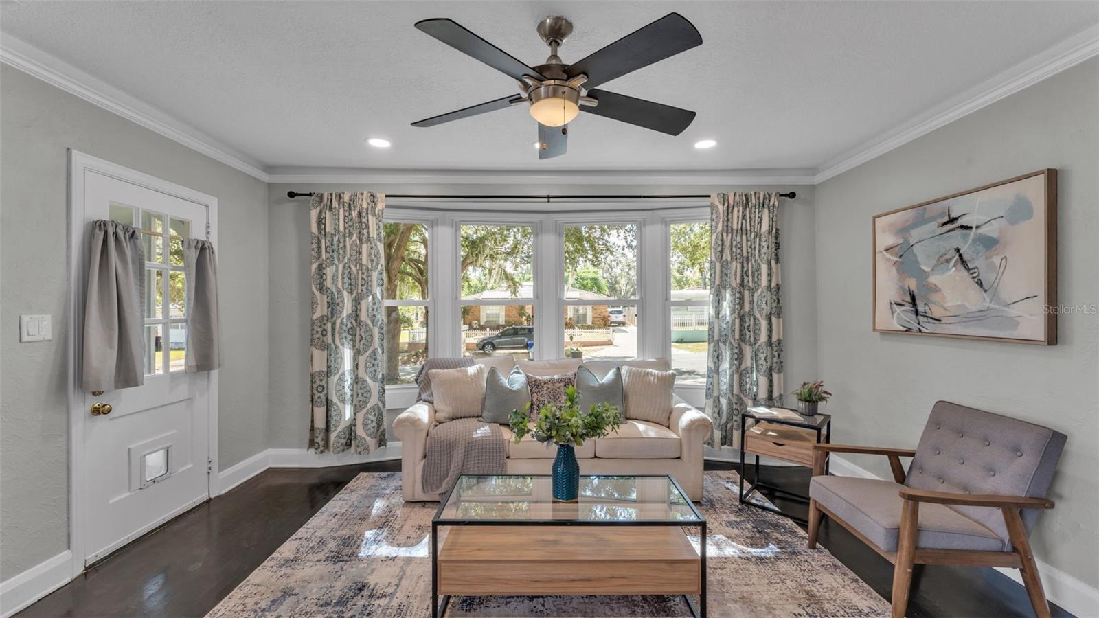 TROPICAL GARDENS - Residential