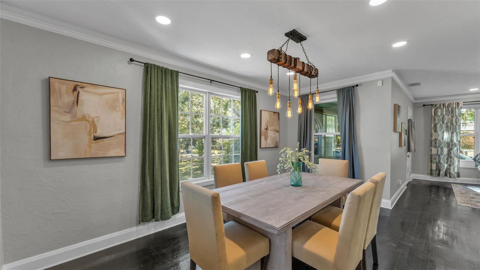 TROPICAL GARDENS - Residential