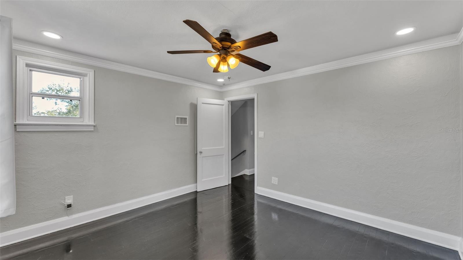 TROPICAL GARDENS - Residential