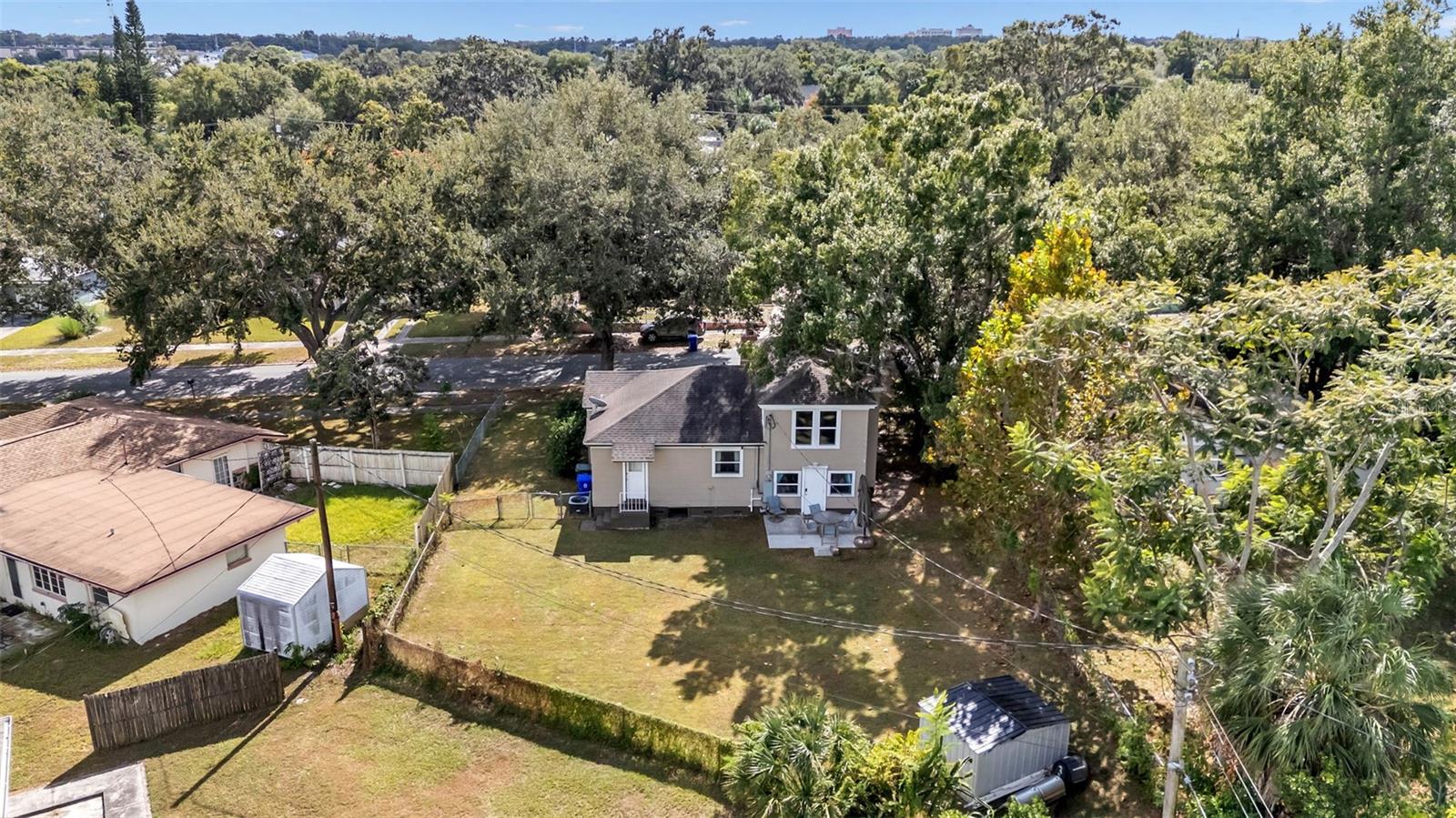 TROPICAL GARDENS - Residential