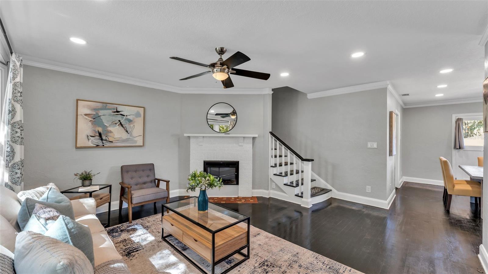 TROPICAL GARDENS - Residential