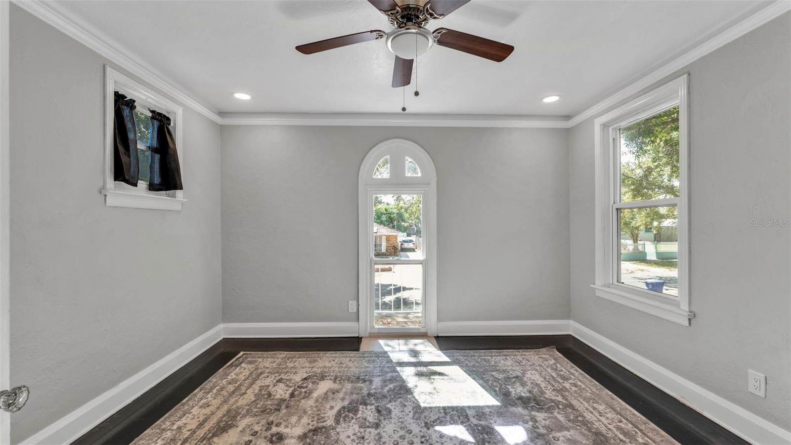 TROPICAL GARDENS - Residential