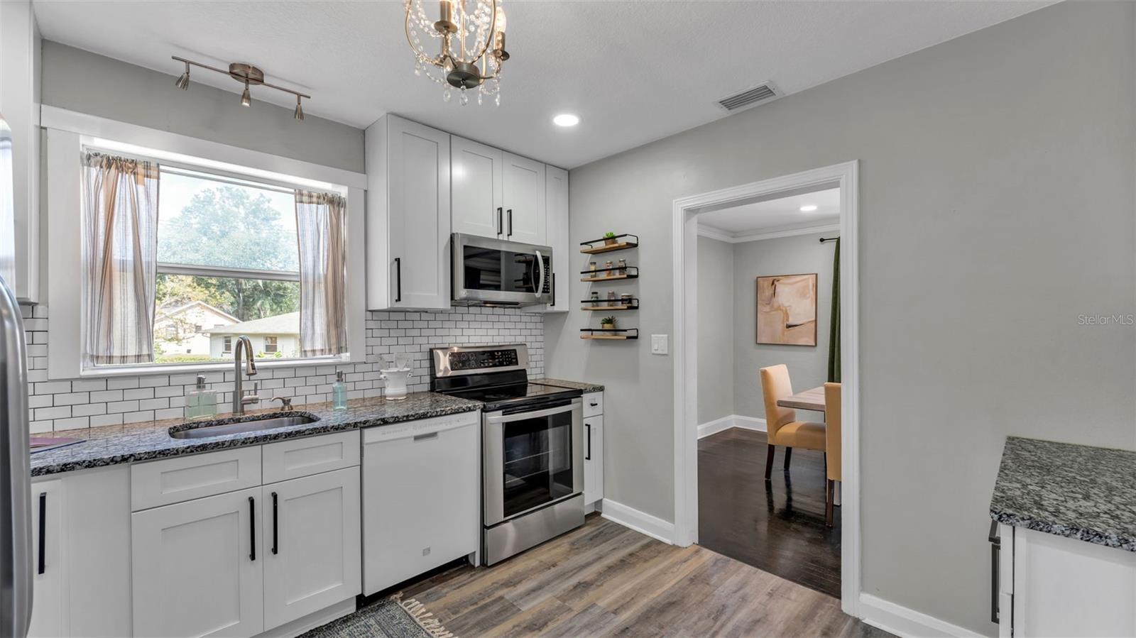 TROPICAL GARDENS - Residential