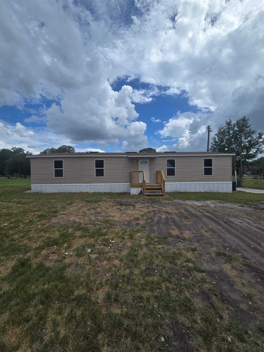 6220 PINEWOOD DRIVE