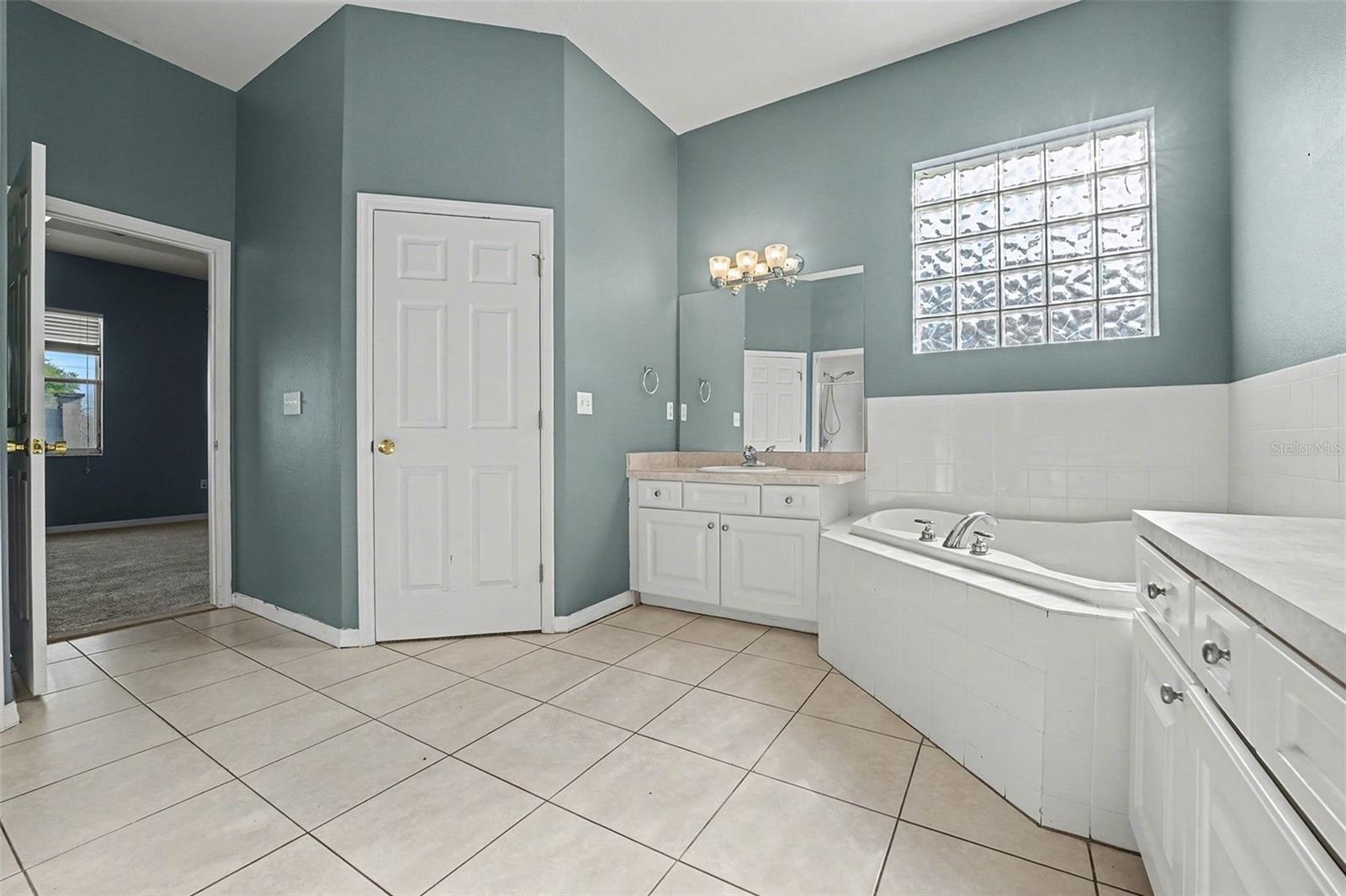 ALAMANDA - Residential