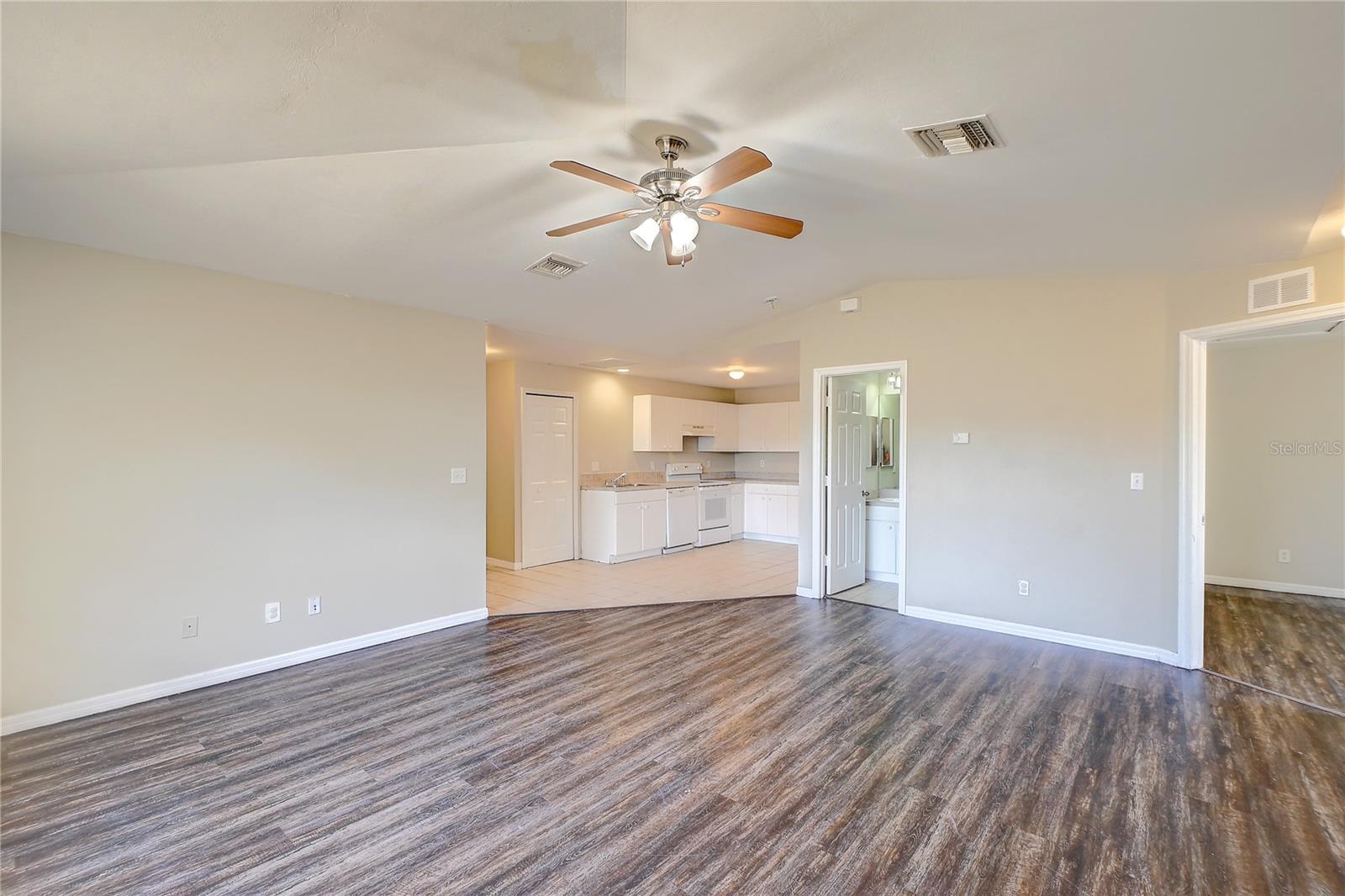 1090 JAGUAR BOULEVARD