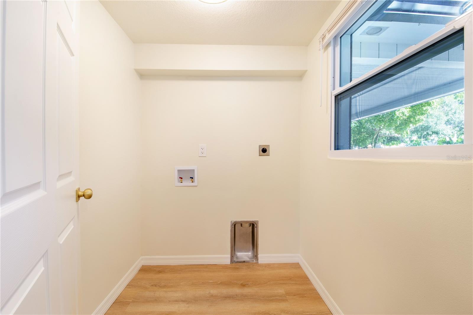 LAKEWOOD ESTATES - Residential