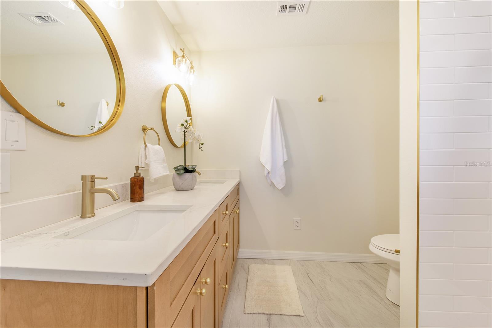 LAKEWOOD ESTATES - Residential