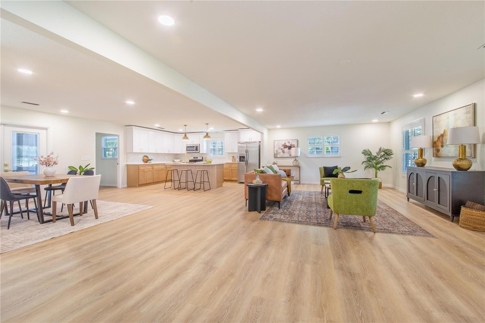 1628 LAKEWOOD DRIVE S