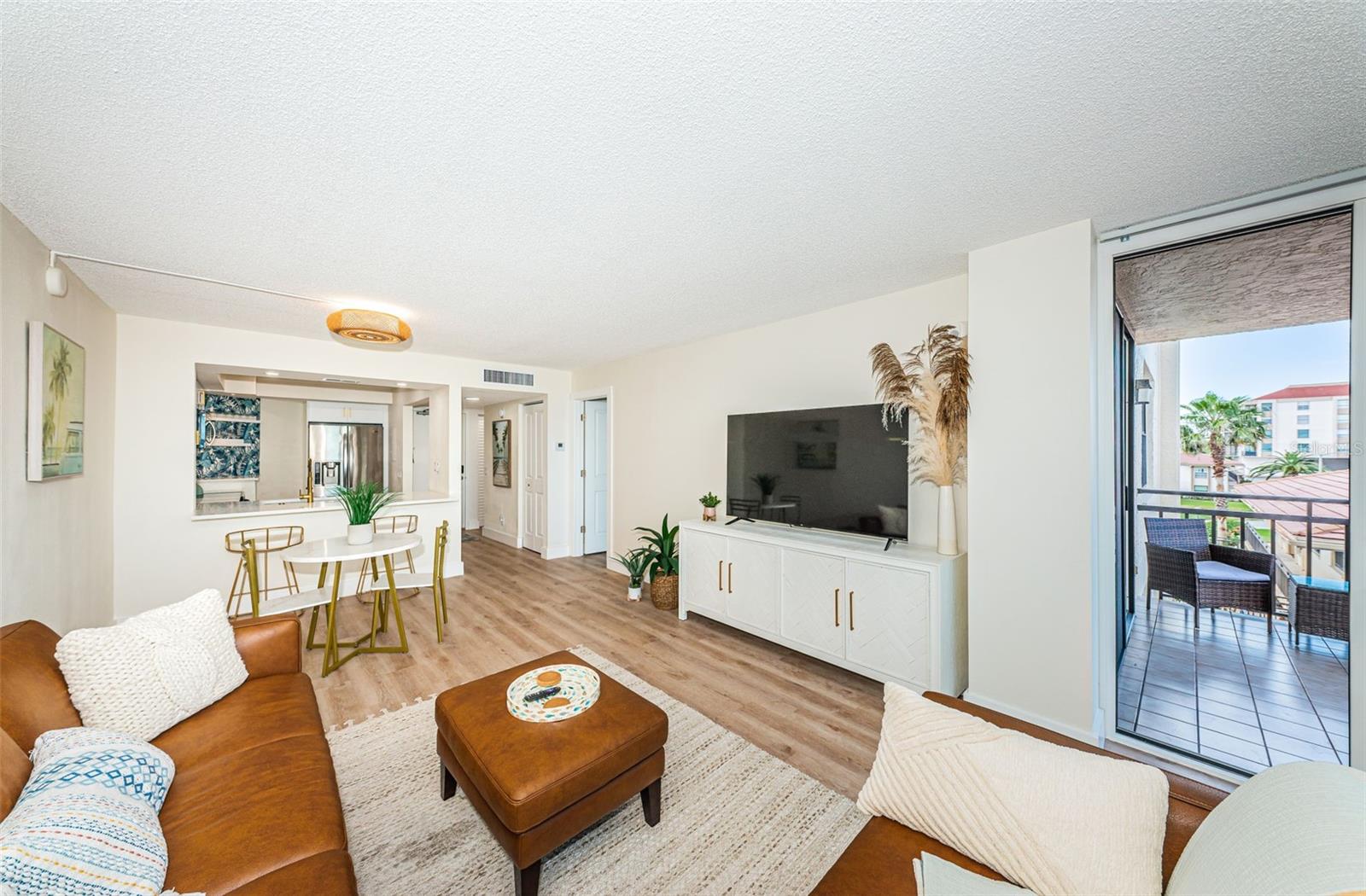 6177 SUN BOULEVARD 307