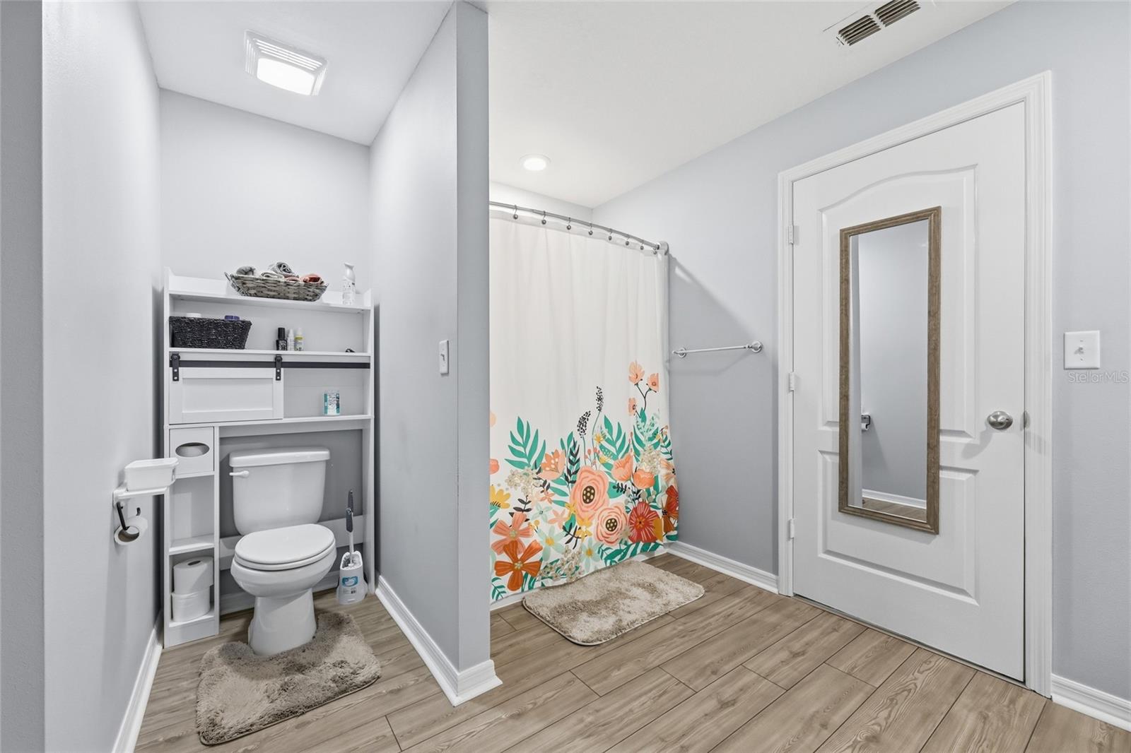 RIDGE/SWAN LAKE - Residential