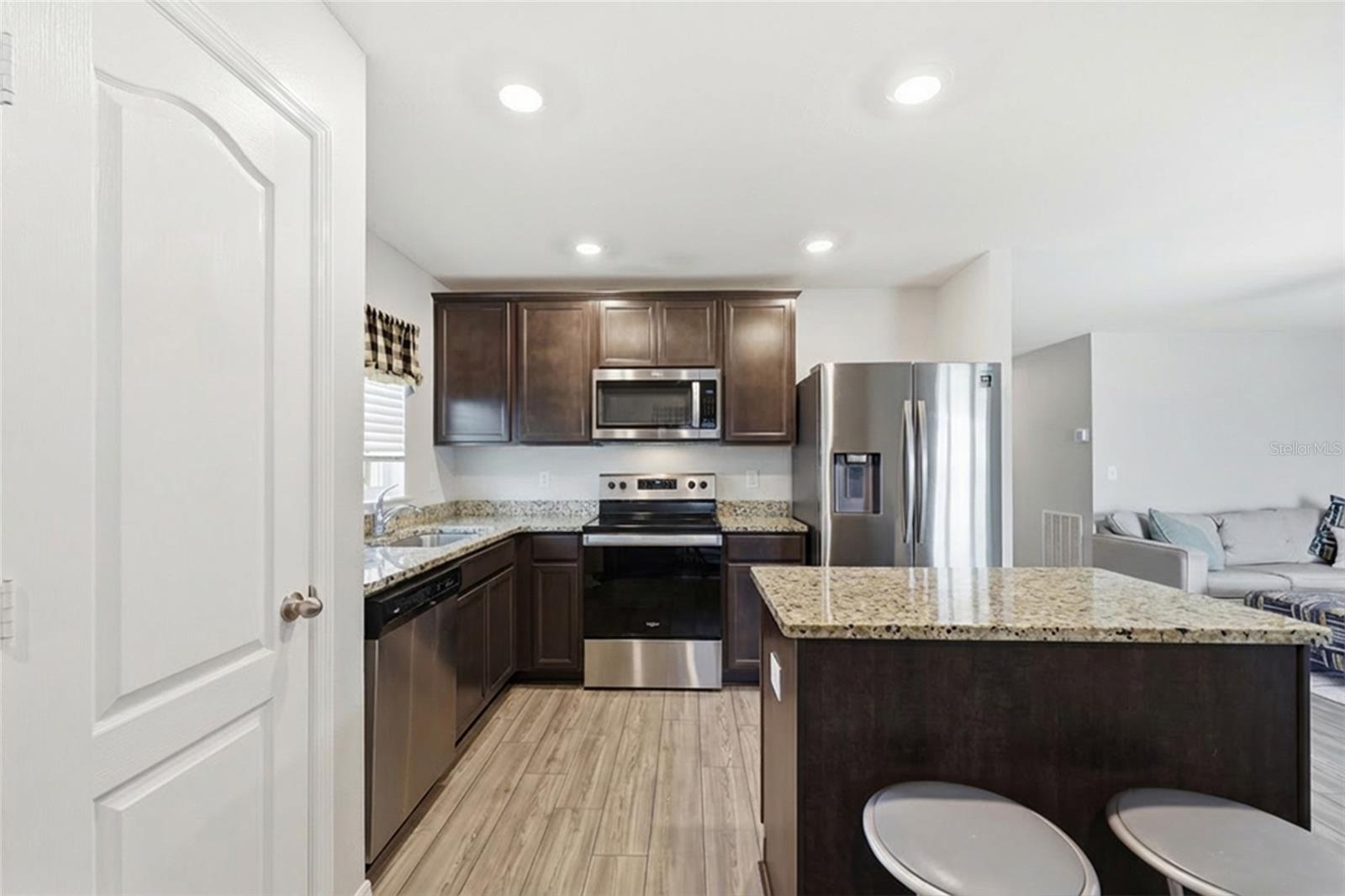 RIDGE/SWAN LAKE - Residential