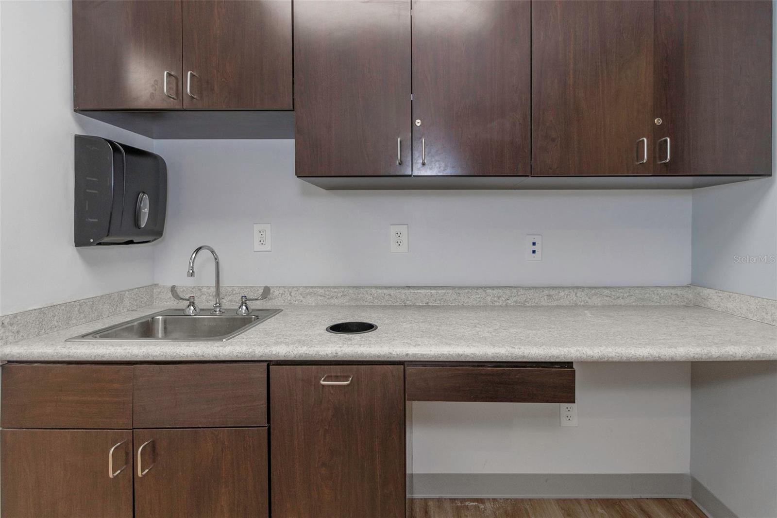 TEMPLE TERRACES - Commercial Lease