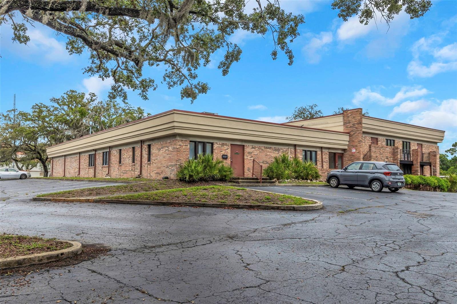 TEMPLE TERRACES - Commercial Lease