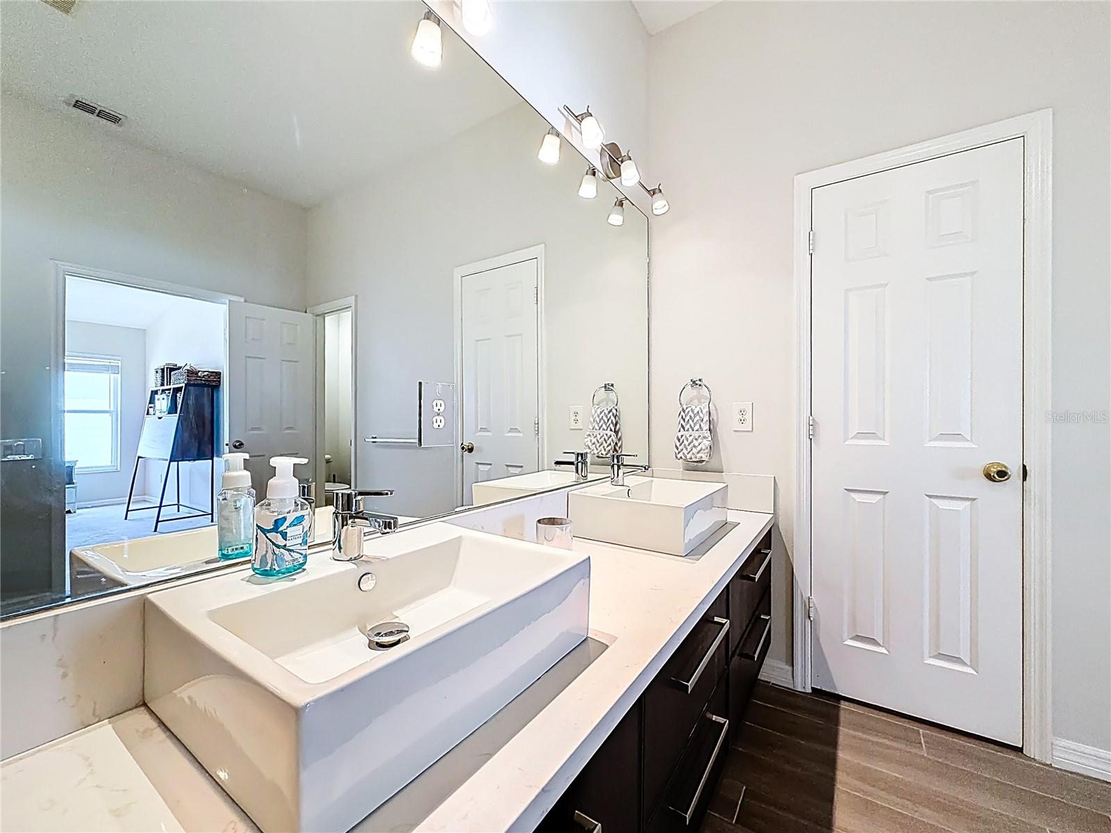 GLENMUIR 48 39 - Residential