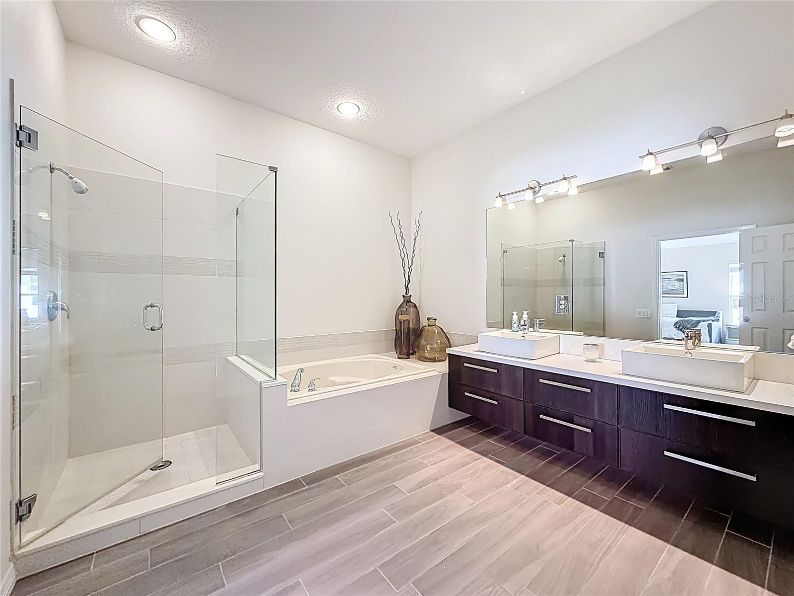 GLENMUIR 48 39 - Residential