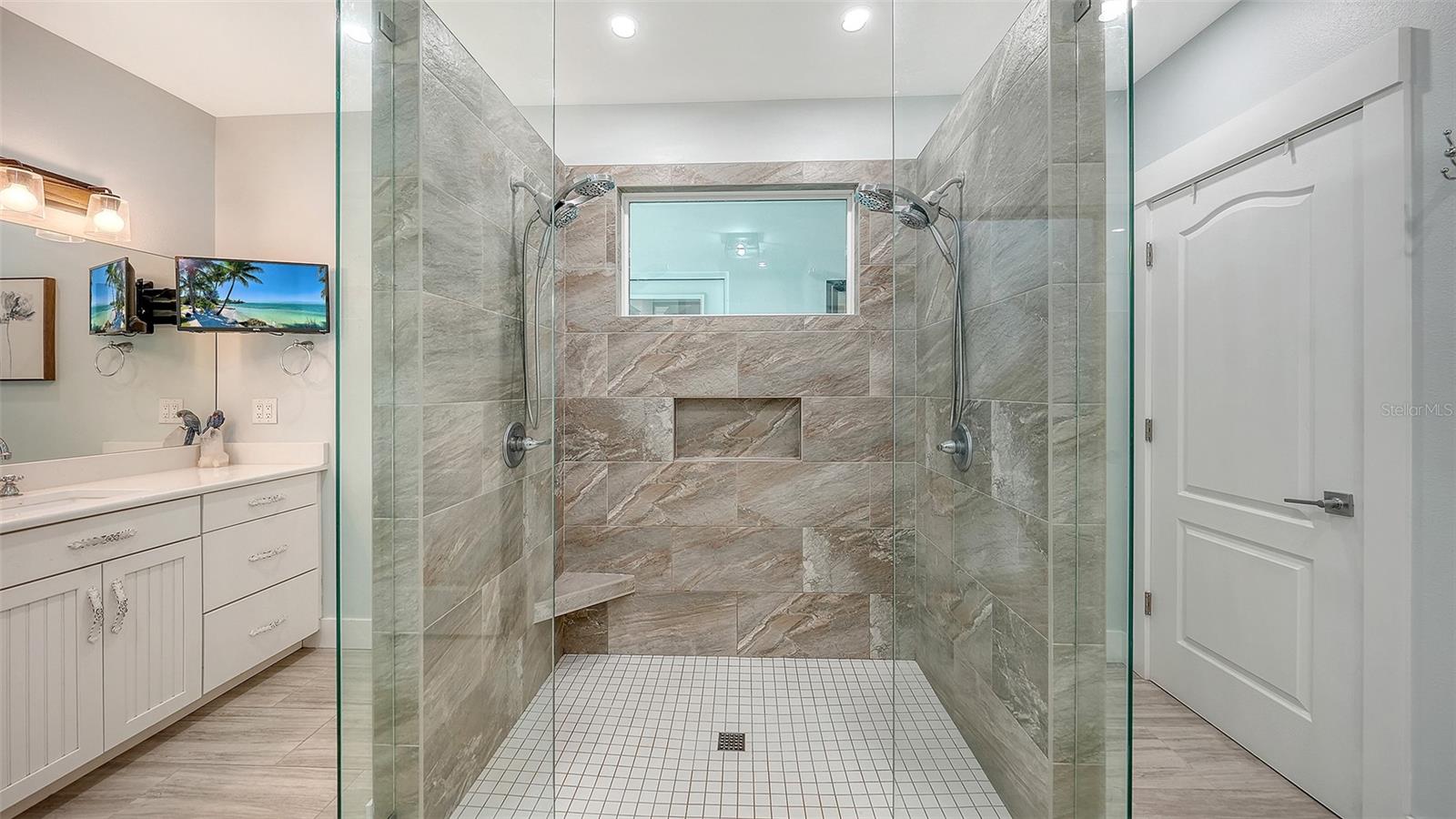 GRANADA - Residential