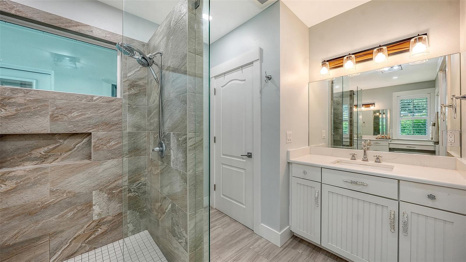 GRANADA - Residential