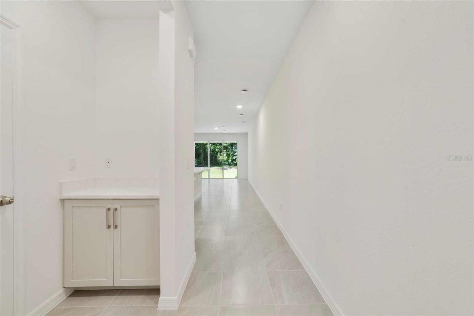 1657 GREENLEAF WOODS COVE