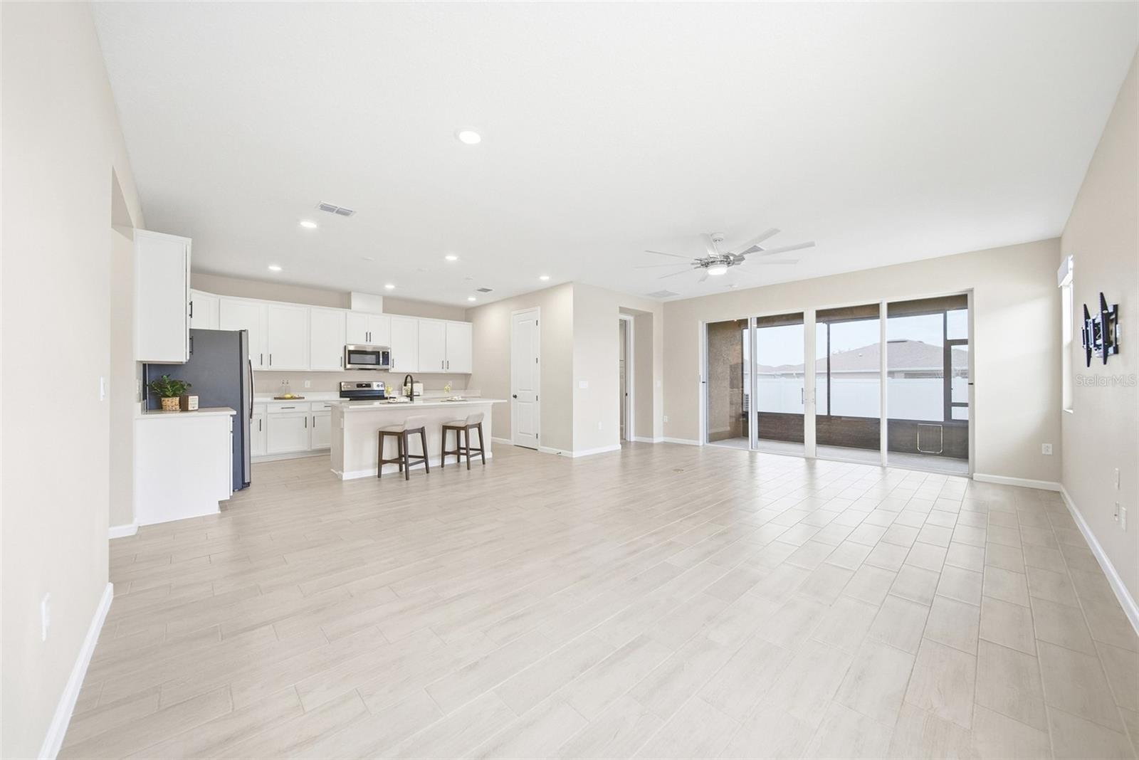 SEASONS/HILLTOP - Residential