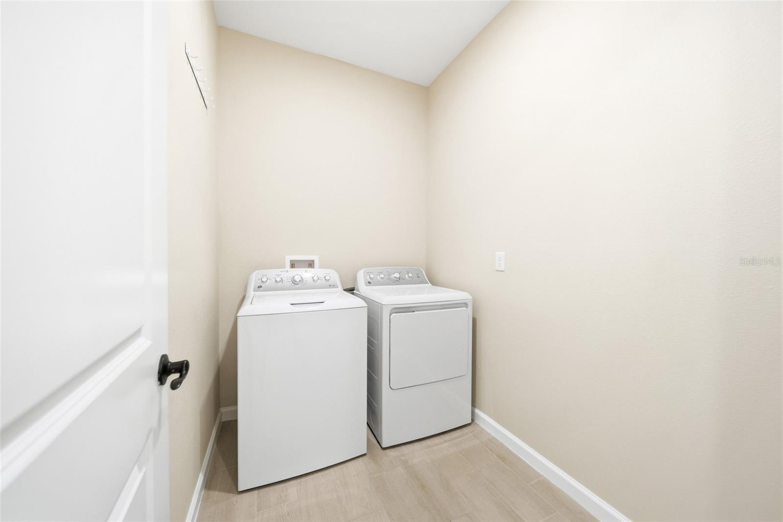 SEASONS/HILLTOP - Residential