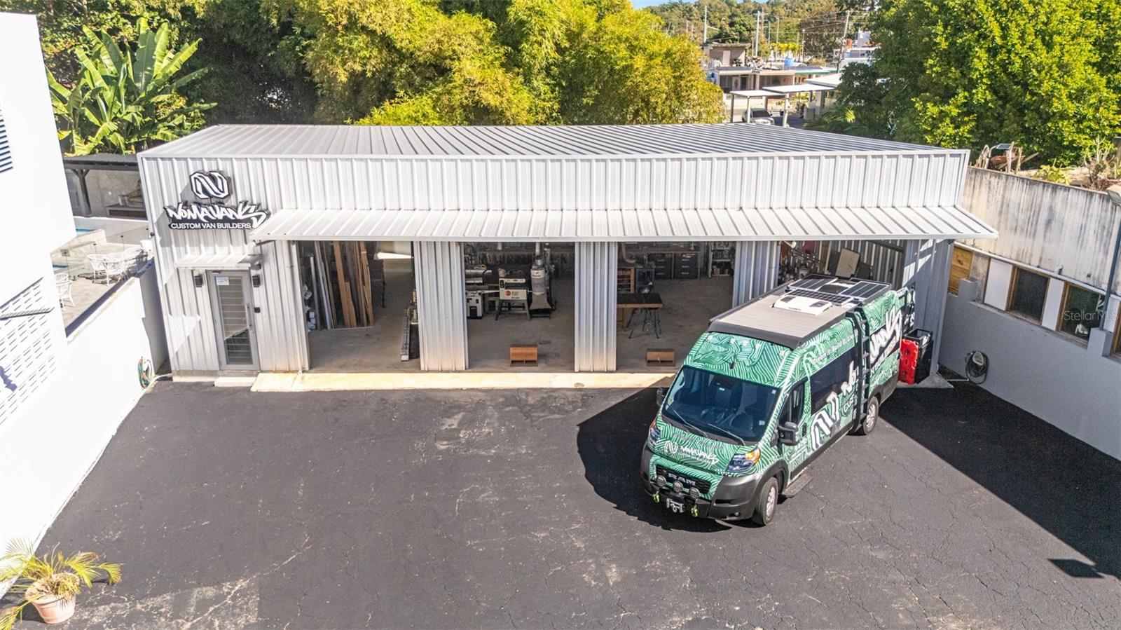 2 BUSINESSES/ 2 APTS - CARR 115 KM 19.8 INT (AVENIDA NATIVO ALERS)