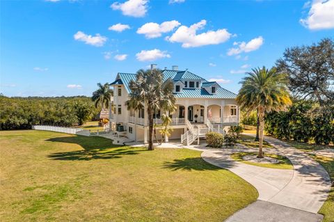 A home in SEMINOLE