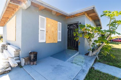 A home in PORT CHARLOTTE