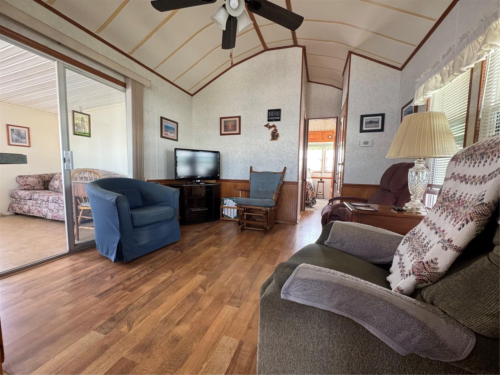 AMERICAN CONDOMINIMUM PARKS-ZEPHYRHILLS - Residential