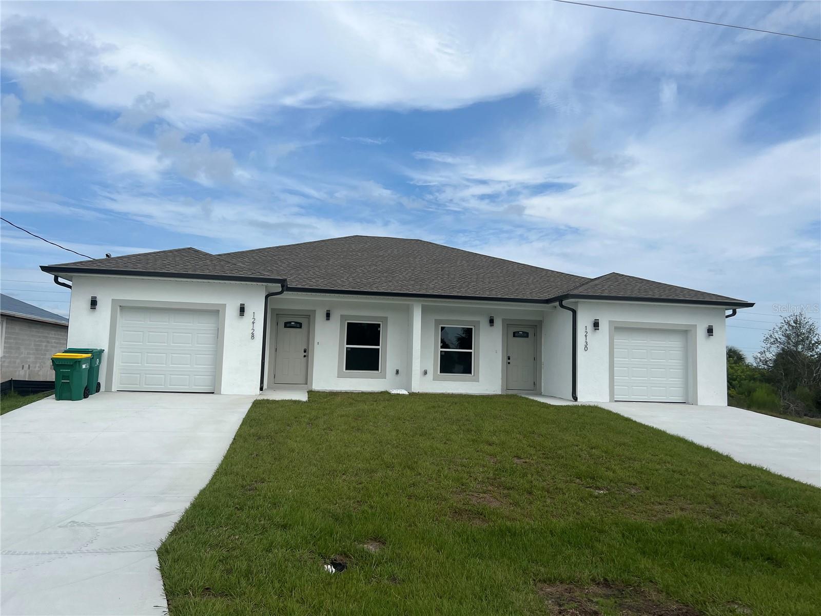 **ANNUAL** BEAUTIFUL 3/2/1 AVAILABLE NOW**NEWER GORGEOUS duplex with one car garage located in the sought after Englewood area on a quiet street, near the BEACHES!!! Kitchen has stainless steel appliances, new washer/dryer, wood tile flooring and modern fixtures throughout!! This home has it all!! Lawncare not included. Call for showing today!!
TENANTS STILL LIVING IN PROPERTY DO NOT DISTURB