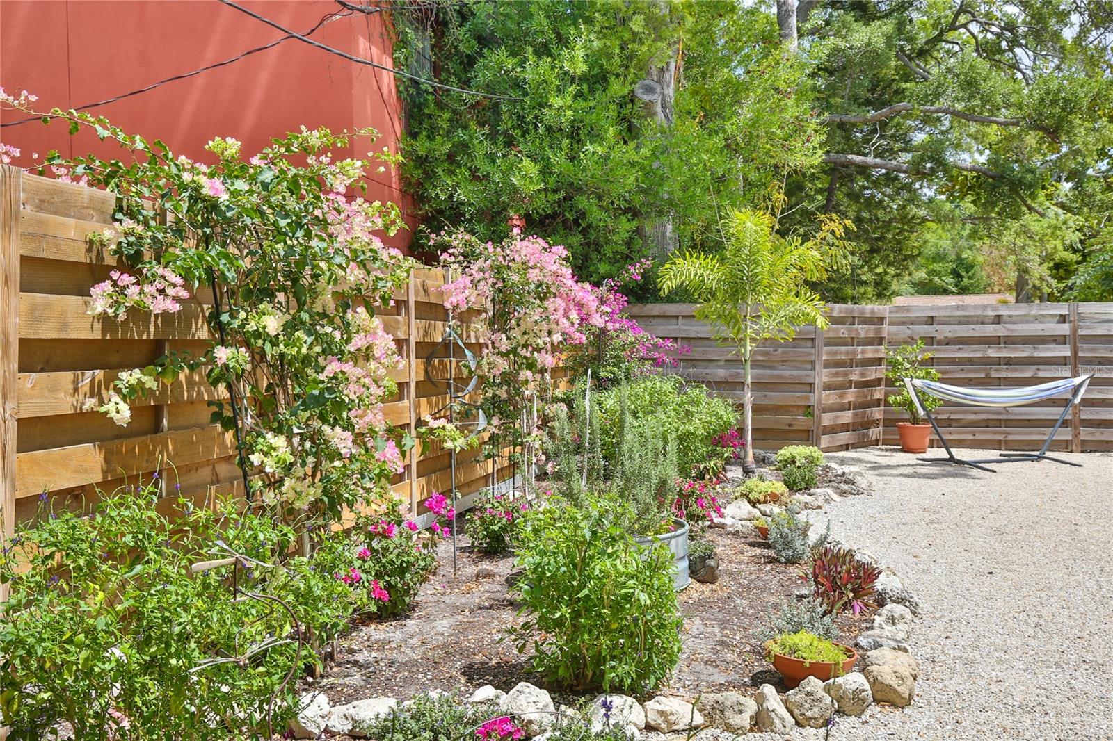 PETROUTSA BROTHERS SUB - Residential