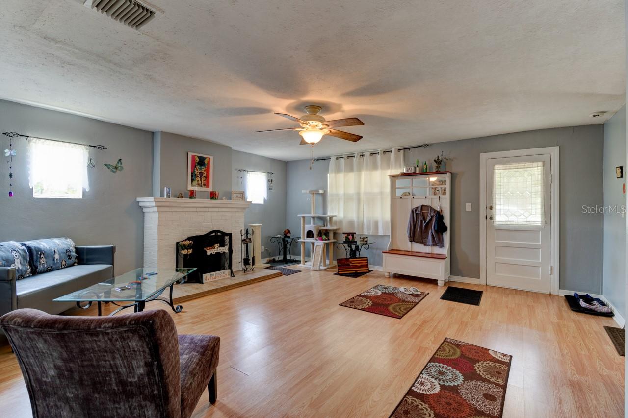 Lake Helen Blk 102 - Residential