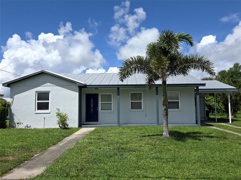 Photo of 154 Salem Avenue NW, Port Charlotte, FL 33952 (MLS # C7514599)