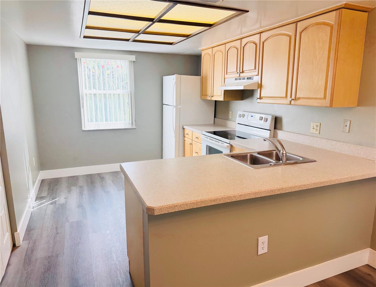 MEADOWS CONDO AT EAST LAKE WOODLANDS - Residential Lease