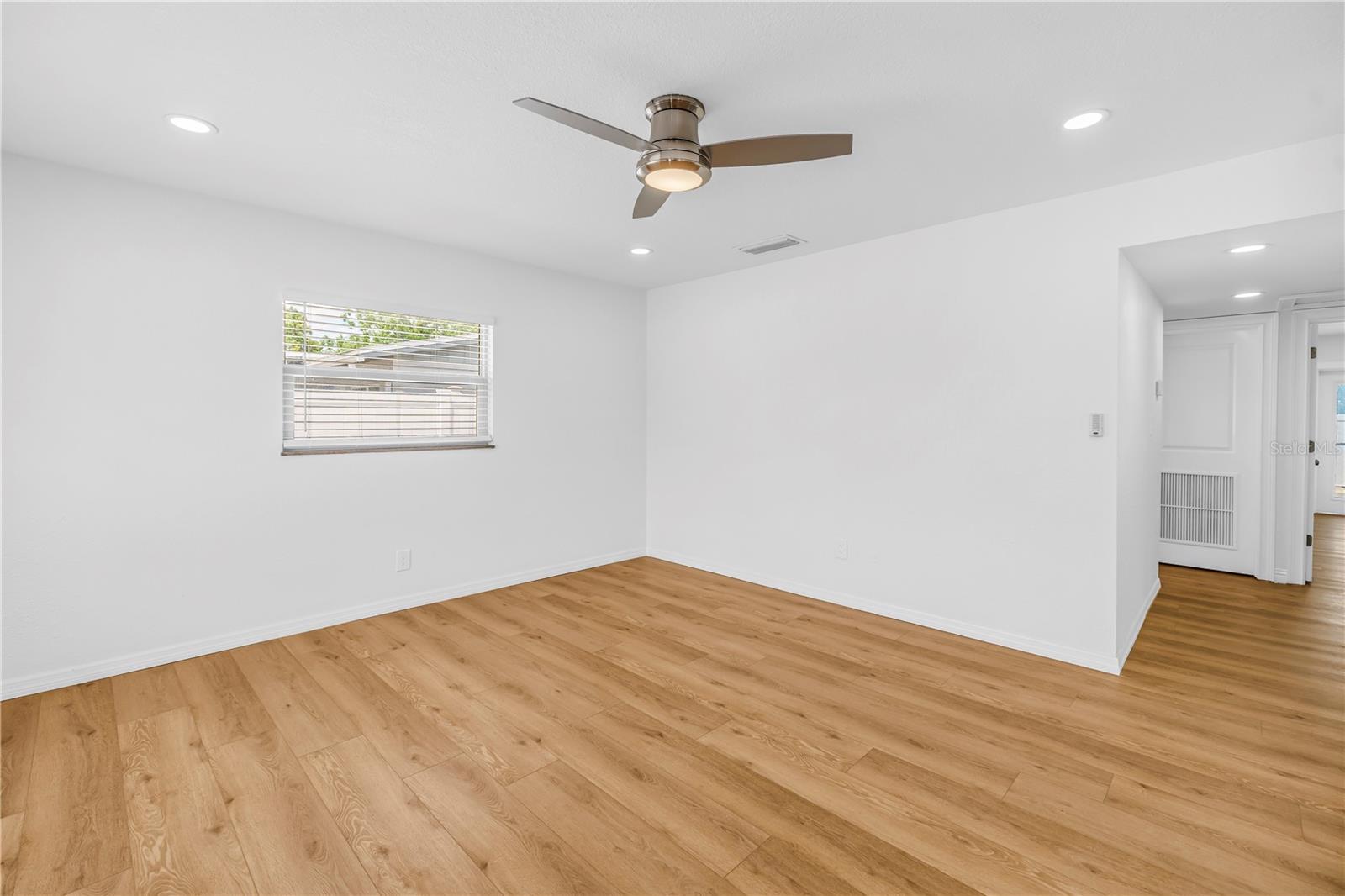 8607 MAY CIRCLE
