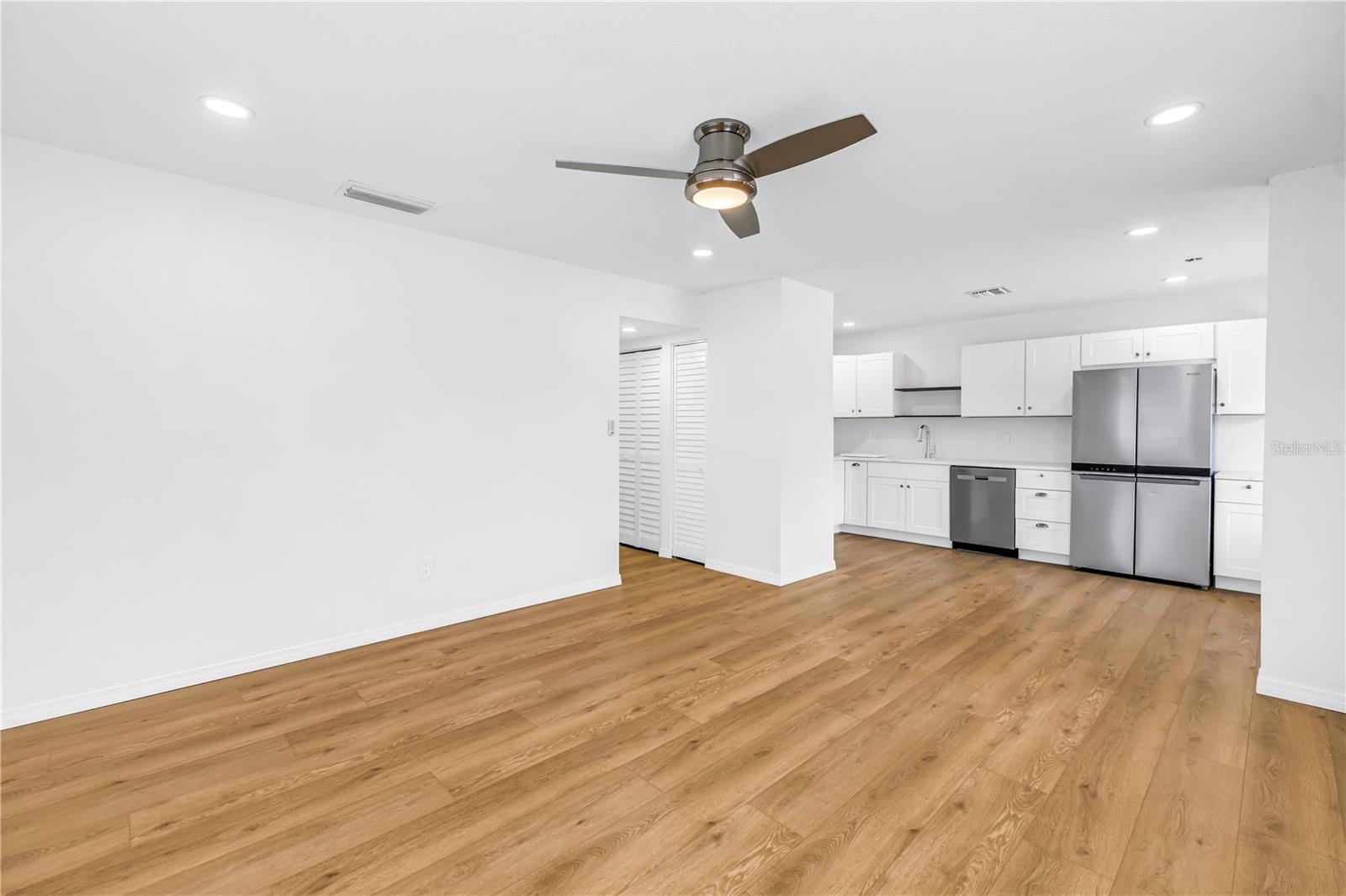 8607 MAY CIRCLE