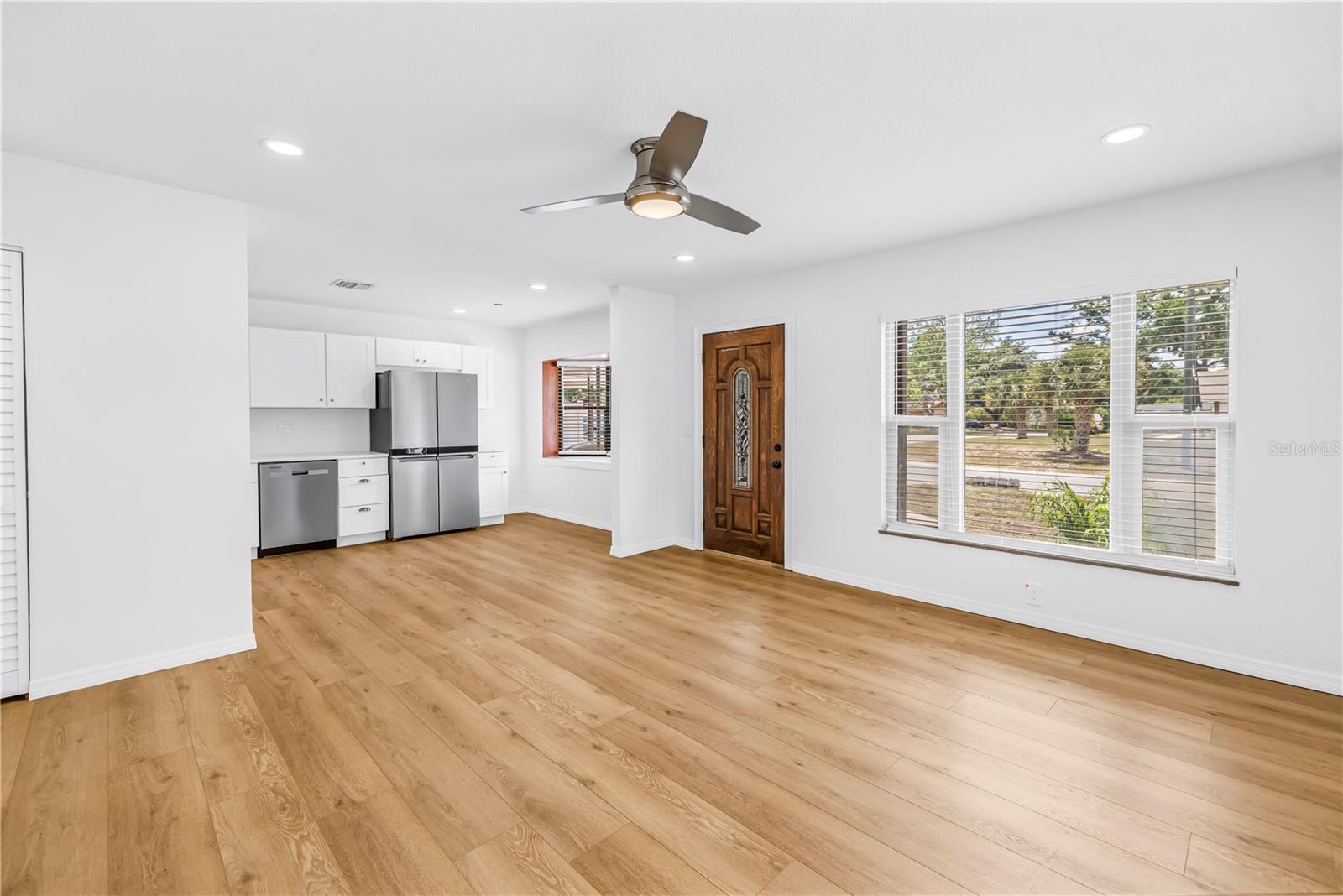 8607 MAY CIRCLE