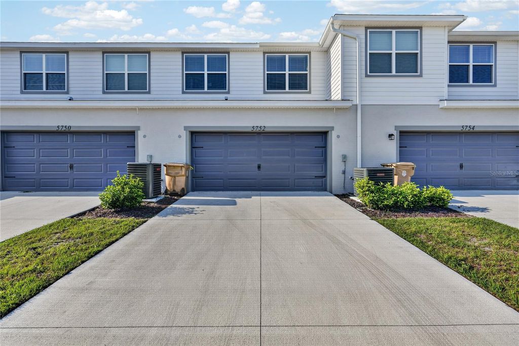 Photo of 5752 Anders Way, Saint Cloud, FL 34771 (MLS # S5149216)