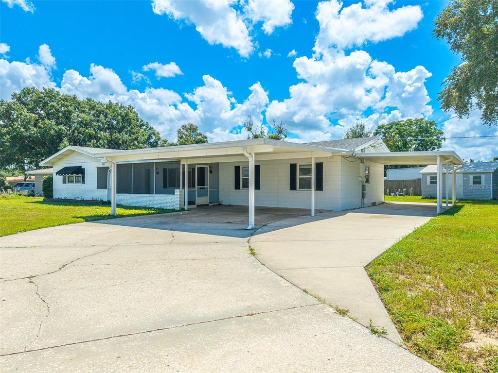 Photo of 1380 S Lake Roy Dr, Winter Haven, FL 33884 (MLS # L4962667)